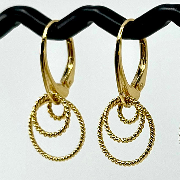 twist v earring